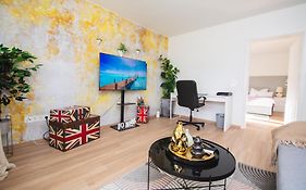Dortmunder Erdgeschoss-Luxusloft Mit Grossen Balkon, Netflix Und 250 Mbytes Highspeed Wifi